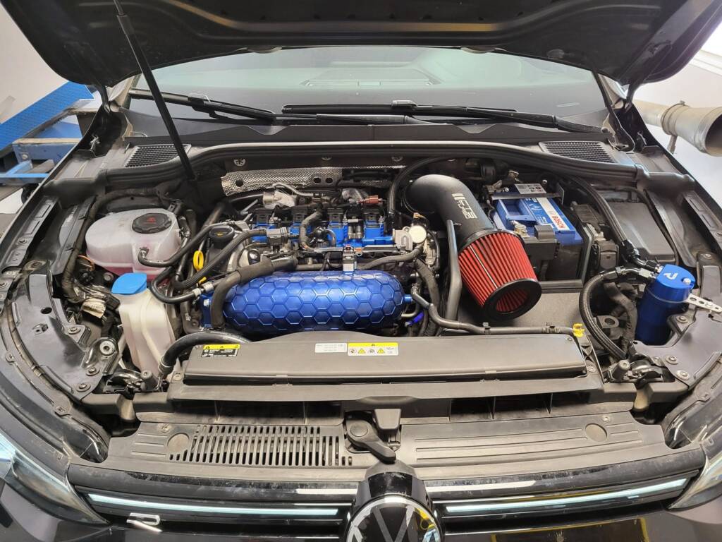 VW Golf 8 R 2.0 TSI DSG